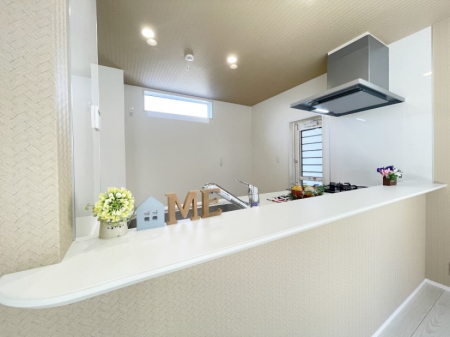 �L�b�`�� �L���Ďg������̂悢�L�b�`���B�������̂������ŉƑ��̏Ί炪�L����܂��B