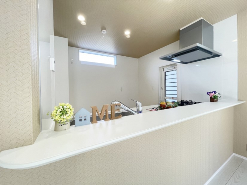 �L�b�`�� �L���Ďg������̂悢�L�b�`���B�������̂������ŉƑ��̏Ί炪�L����܂��B