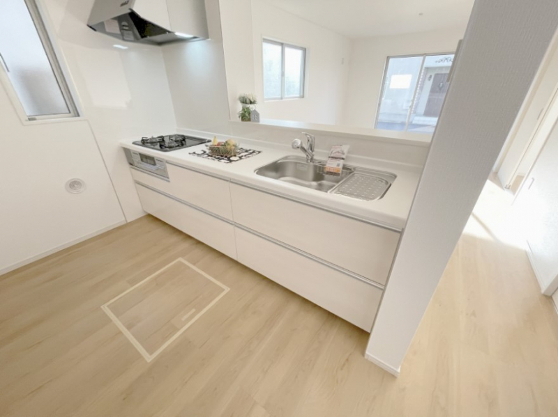 �L�b�`�� ���������Ȃ���ł����Ƒ��Ƃ̉�b���y���߂�ΖʃL�b�`��