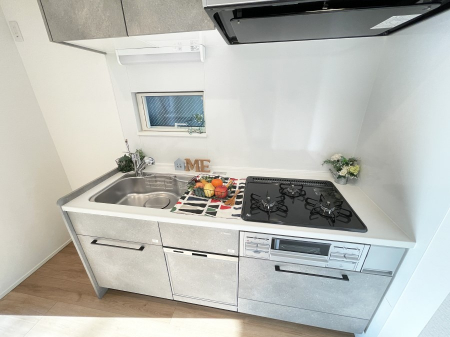 �L�b�`�� �L���Ďg������̂悢�L�b�`���B�������̂������ŉƑ��̏Ί炪�L����܂��B