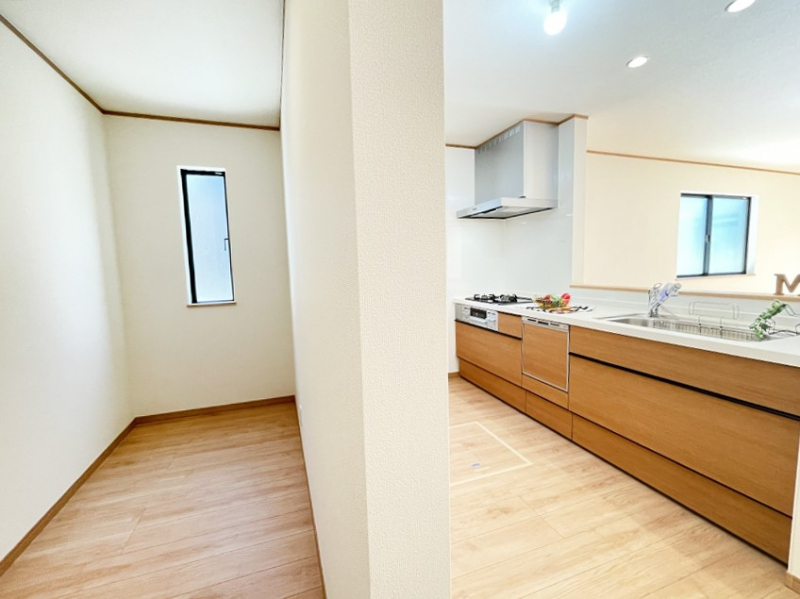 �L�b�`�� �L���Ďg������̂悢�L�b�`���B�������̂������ŉƑ��̏Ί炪�L����܂��B 