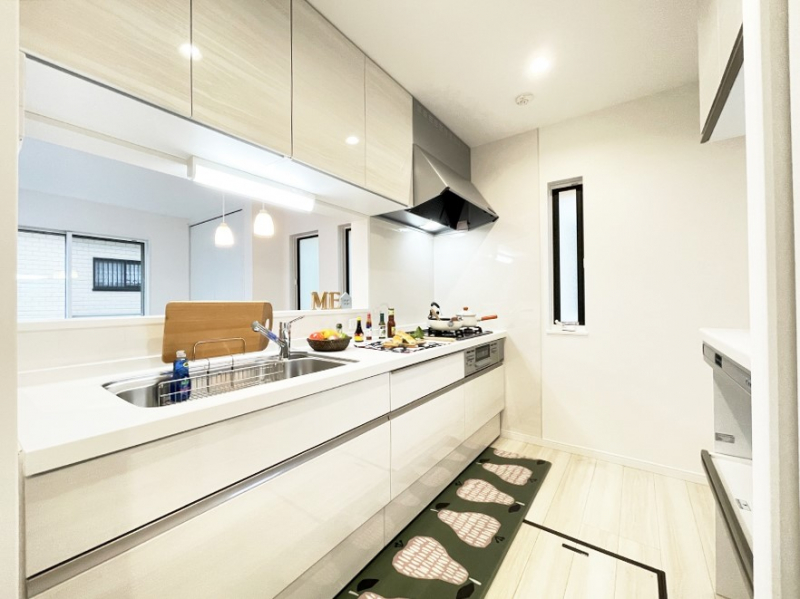 �L�b�`�� �L���Ďg������̂悢�L�b�`���B�������̂������ŉƑ��̏Ί炪�L����܂��B