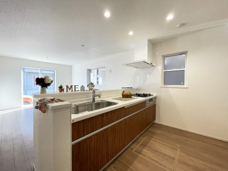 �L�b�`�� �L���Ďg������̂悢�L�b�`���B�������̂������ŉƑ��̏Ί炪�L����܂��B 