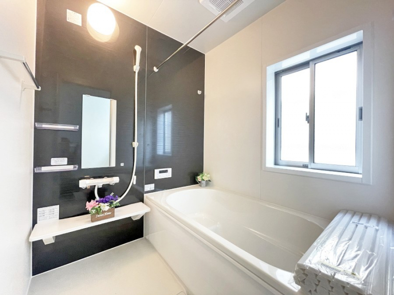 ���� ���q�l�ƈꏏ�Ƀo�X�^�C�����y���߂�L�X����