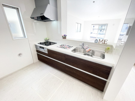 �L�b�`�� �L���Ďg������̂悢�L�b�`���A�������̂������ŉƑ��̏Ί炪�L����܂�