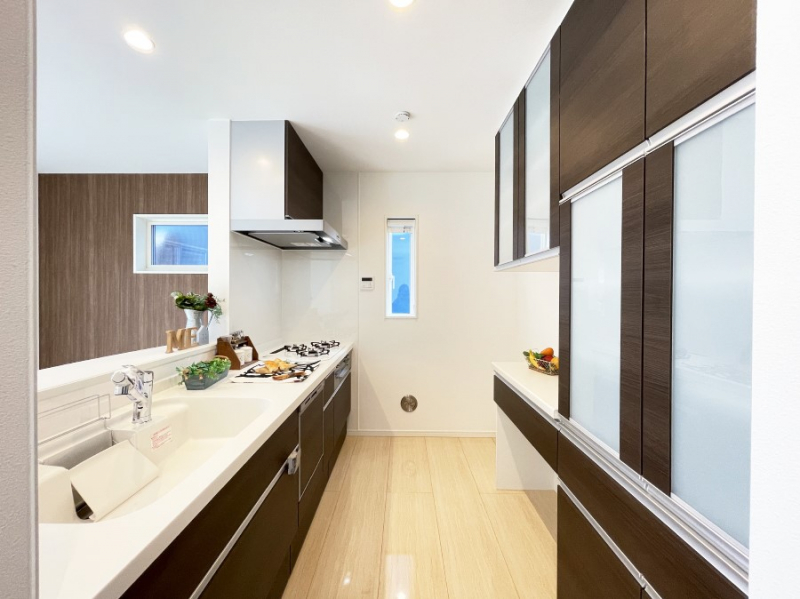 �L�b�`�� �L���Ďg������̂悢�L�b�`���B�������̂������ŉƑ��̏Ί炪�L����܂��B