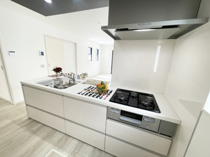 �L�b�`�� �L���Ďg������̂悢�L�b�`���B�������̂������ŉƑ��̏Ί炪�L����܂��B
