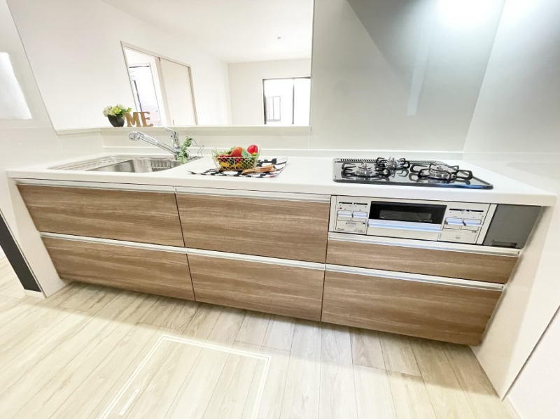 �L�b�`�� �L���Ďg������̂悢�L�b�`���A�������̂������ŉƑ��̏Ί炪�L����܂�
