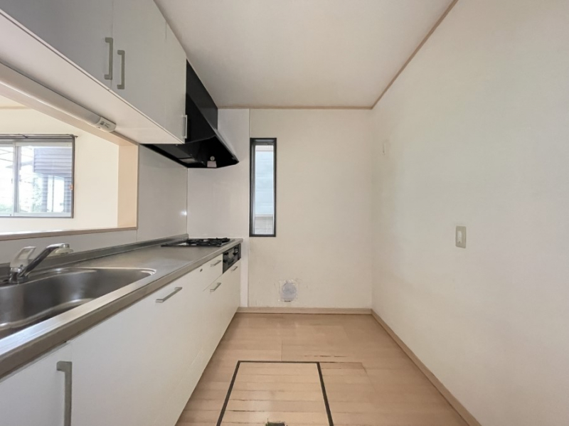 �L�b�`�� �L���Ďg������̂悢�L�b�`���B�������̂������ŉƑ��̏Ί炪�L����܂��B 