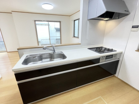 �L�b�`�� �L���Ďg������̂悢�L�b�`���B�������̂������ŉƑ��̏Ί炪�L����܂��B