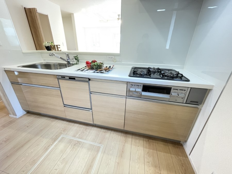 �L�b�`�� �L���Ďg������̂悢�L�b�`���B�������̂������ŉƑ��̏Ί炪�L����܂��B