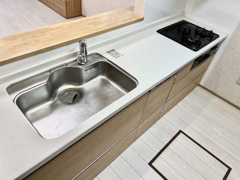 �L�b�`�� ���������Ȃ���ł����Ƒ��Ƃ̉�b���y���߂�ΖʃL�b�`��
