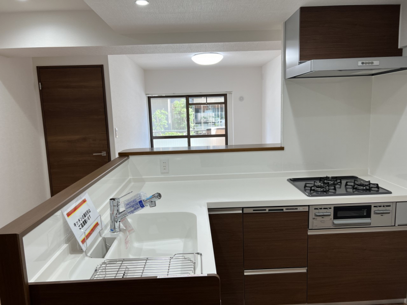 �L�b�`�� �����������₷��L���^�L�b�`���̗p�A�������̂������ŉƑ��̏Ί炪�L����܂�