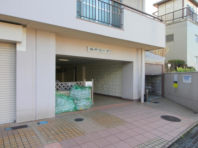 �G���g�����X -