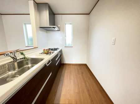 �L�b�`�� �L���Ďg������̂悢�L�b�`���A�������̂������ŉƑ��̏Ί炪�L����܂�