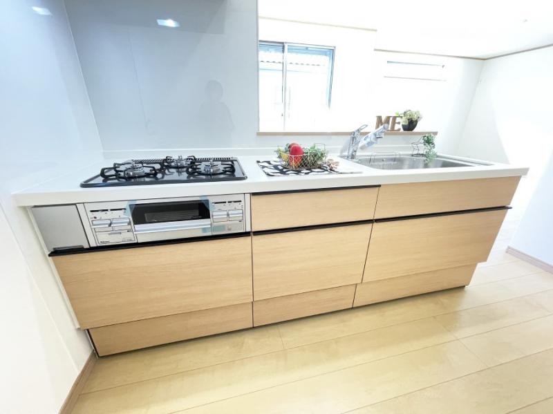 �L�b�`�� �L���Ďg������̂悢�L�b�`���B�������̂������ŉƑ��̏Ί炪�L����܂��B 