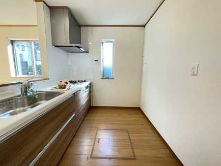 �L�b�`�� �L���Ďg������̂悢�L�b�`���A�������̂������ŉƑ��̏Ί炪�L����܂�