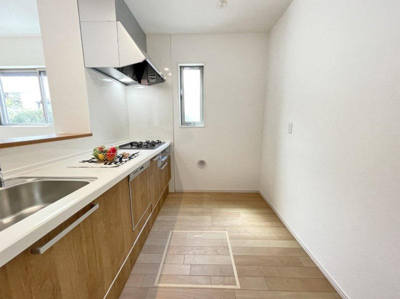�L�b�`�� �L���Ďg������̂悢�L�b�`���B�������̂������ŉƑ��̏Ί炪�L����܂��B