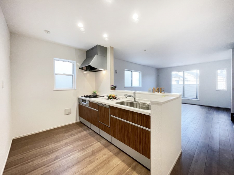 �L�b�`�� �L���Ďg������̂悢�L�b�`���B�������̂������ŉƑ��̏Ί炪�L����܂��B