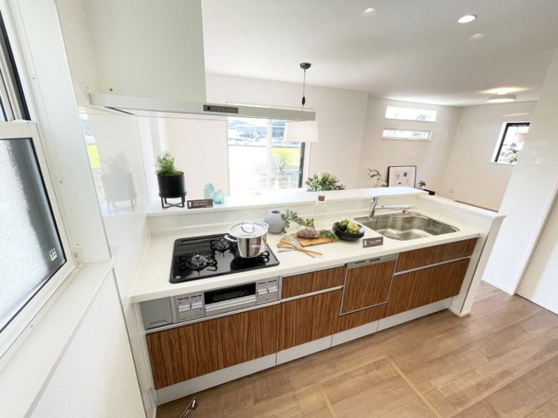 �L�b�`�� �L���Ďg������̂悢�L�b�`���B�������̂������ŉƑ��̏Ί炪�L����܂��B