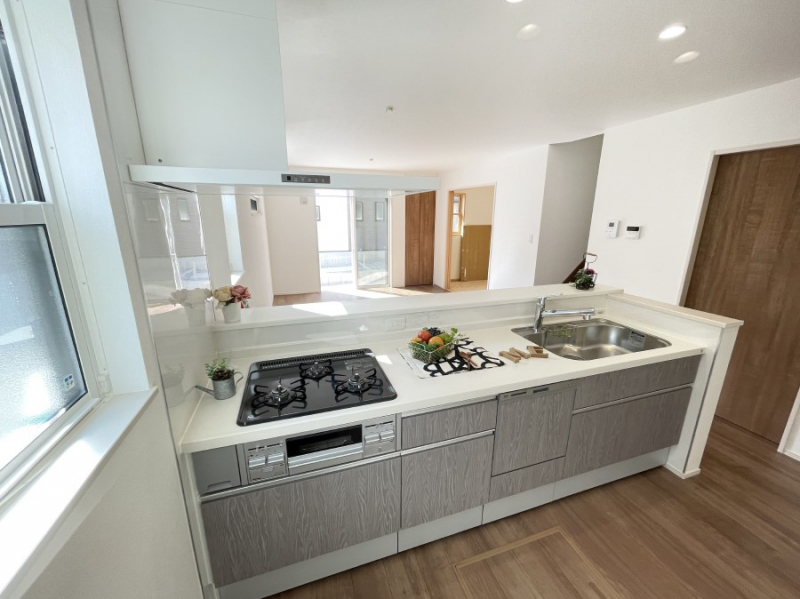 �L�b�`�� �L���Ďg������̂悢�L�b�`���B�������̂������ŉƑ��̏Ί炪�L����܂��B 