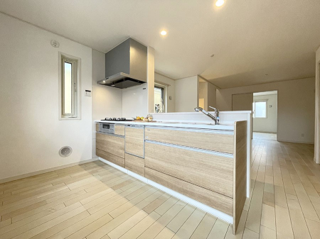 �L�b�`�� �L���Ďg������̂悢�L�b�`���B�������̂������ŉƑ��̏Ί炪�L����܂��B 