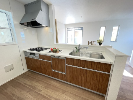 �L�b�`�� �L���Ďg������̂悢�L�b�`���B�������̂������ŉƑ��̏Ί炪�L����܂��B