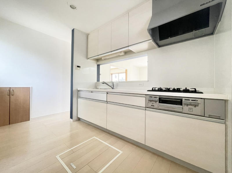 �L�b�`�� �L���Ďg������̂悢�L�b�`���B�������̂������ŉƑ��̏Ί炪�L����܂��B 