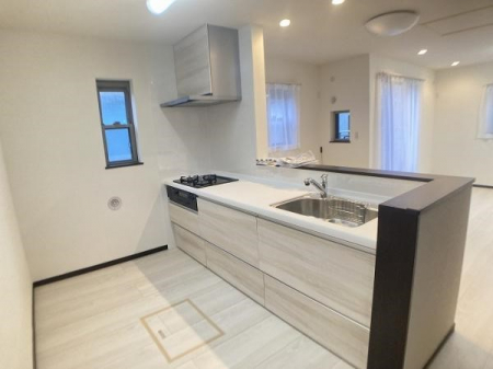�L�b�`�� ���������Ȃ���ł����Ƒ��Ƃ̉�b���y���߂�ΖʃL�b�`��