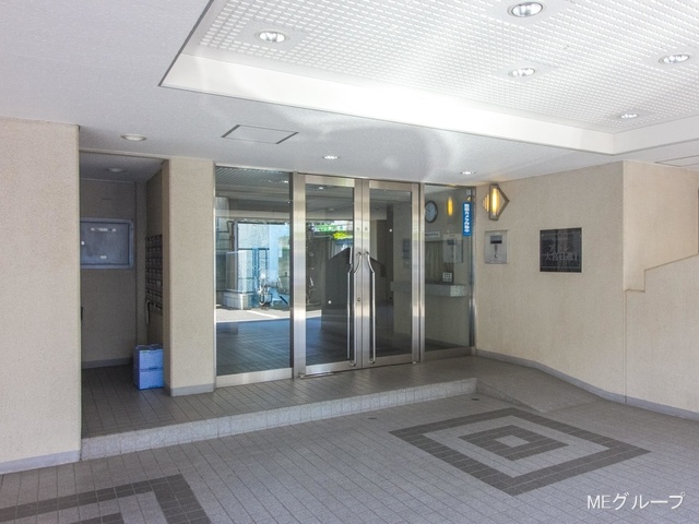 �G���g�����X -