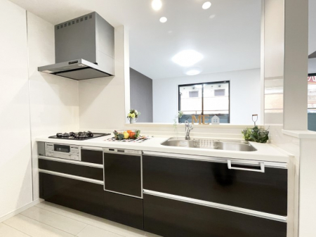 �L�b�`�� �L���Ďg������̂悢�L�b�`���B�������̂������ŉƑ��̏Ί炪�L����܂��B